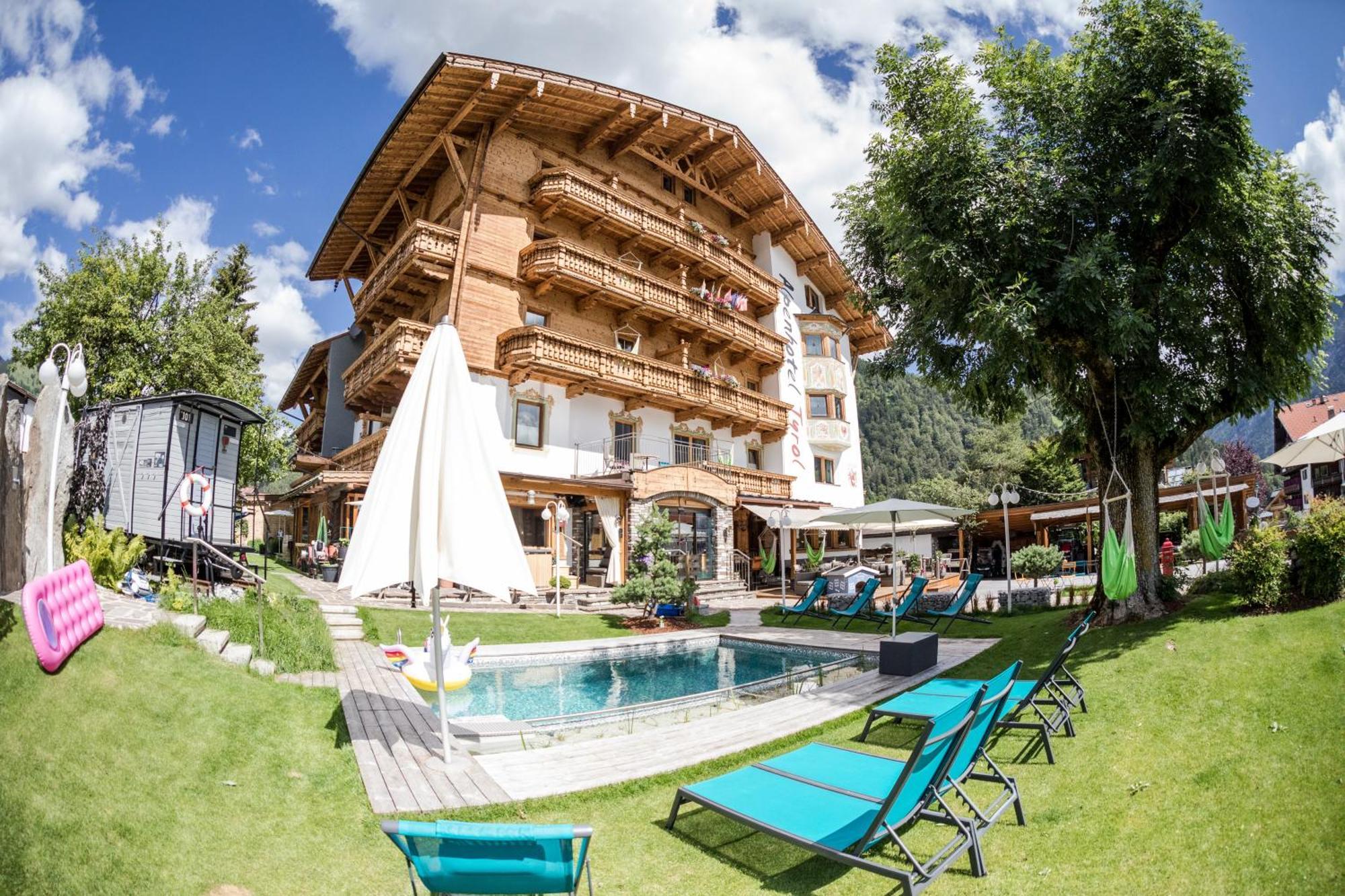 Alpenhotel Tyrol - B&B Konzepthotel - Adults Only بيرتيساو المظهر الخارجي الصورة
